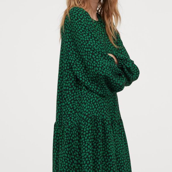 H&M Dresses & Skirts - *NWT* Crêped Dress